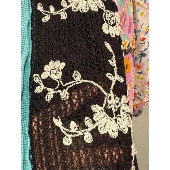 POL UNIQUE Thermal and Lace Peacock Top; One Size - Picture 7 of 8